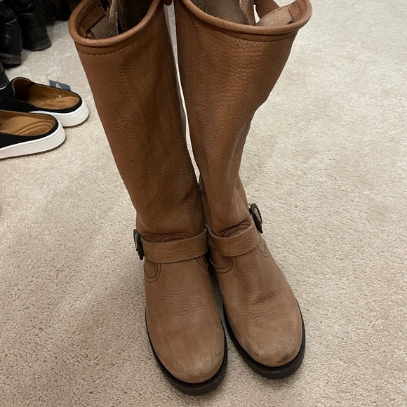 Size 8 Frye boots! - Picture 2 of 4